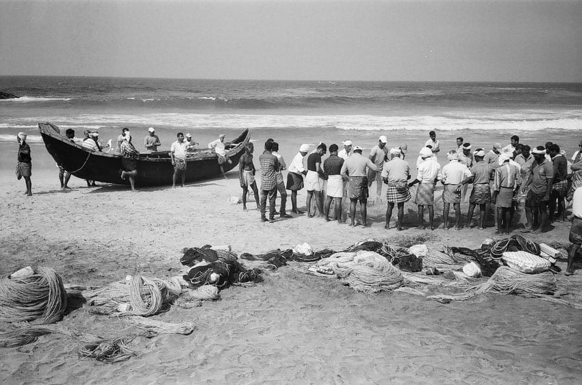 35mm black and white film image of India by Alisa Velieva on Shoot It With Film