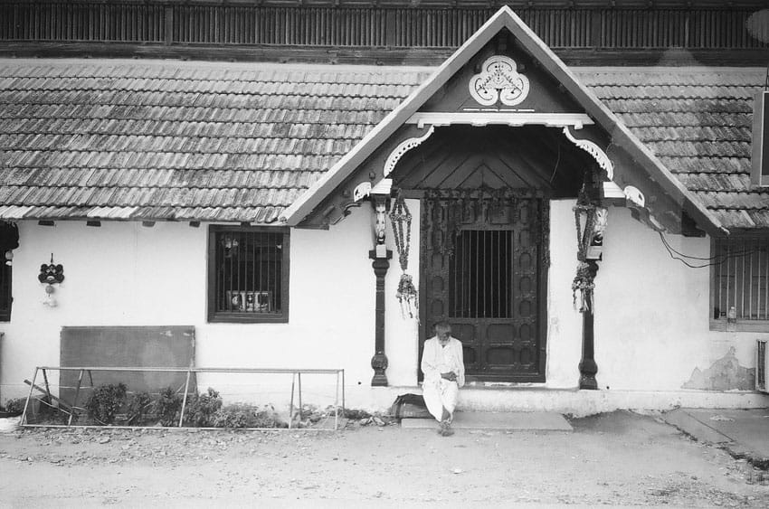 35mm black and white film image of India by Alisa Velieva on Shoot It With Film