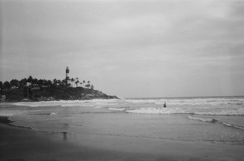 35mm black and white film image of India by Alisa Velieva on Shoot It With Film
