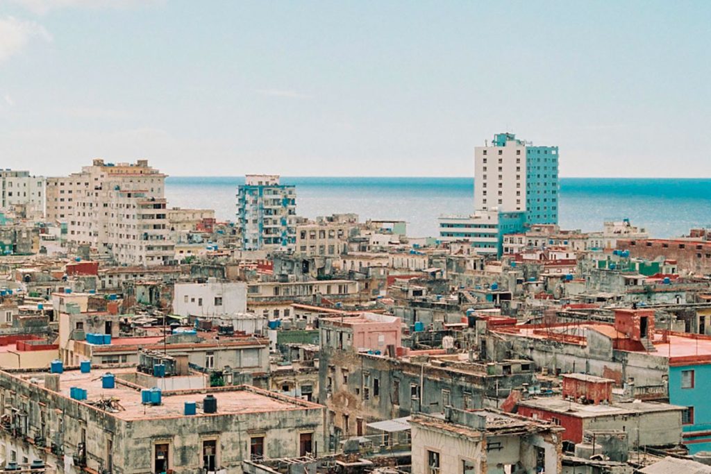 35mm film image of Cuba by Nuno Murjal on Shoot It With Film