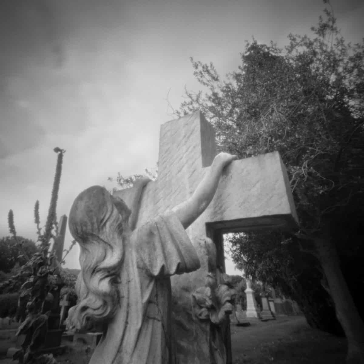 How to Use the Graflex Speed Graphic by Alec Pain on Shoot It With Film