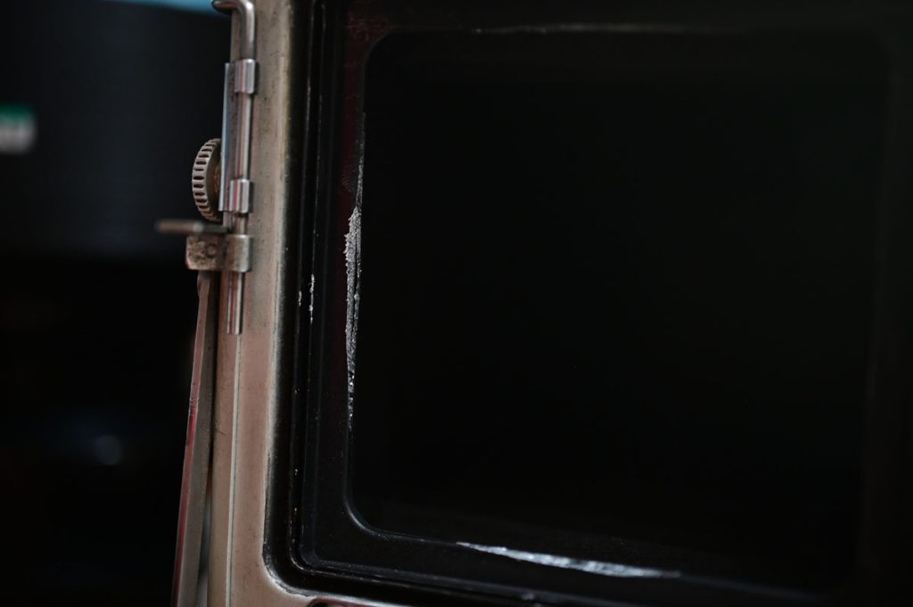 How to Use the Graflex Speed Graphic by Alec Pain on Shoot It With Film