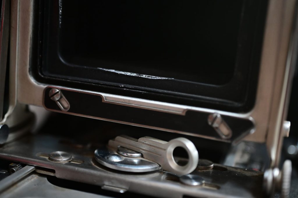 How to Use the Graflex Speed Graphic by Alec Pain on Shoot It With Film