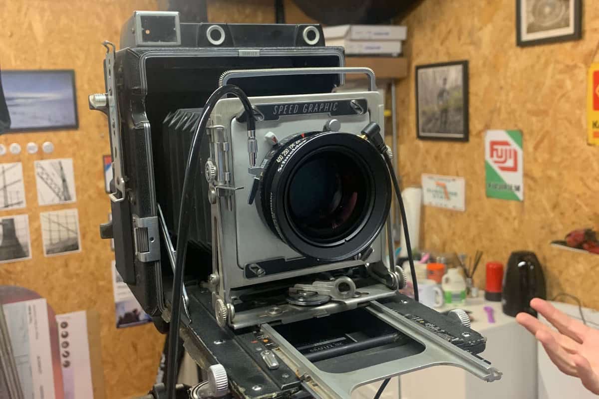 How to Use the Graflex Speed Graphic by Alec Pain on Shoot It With Film