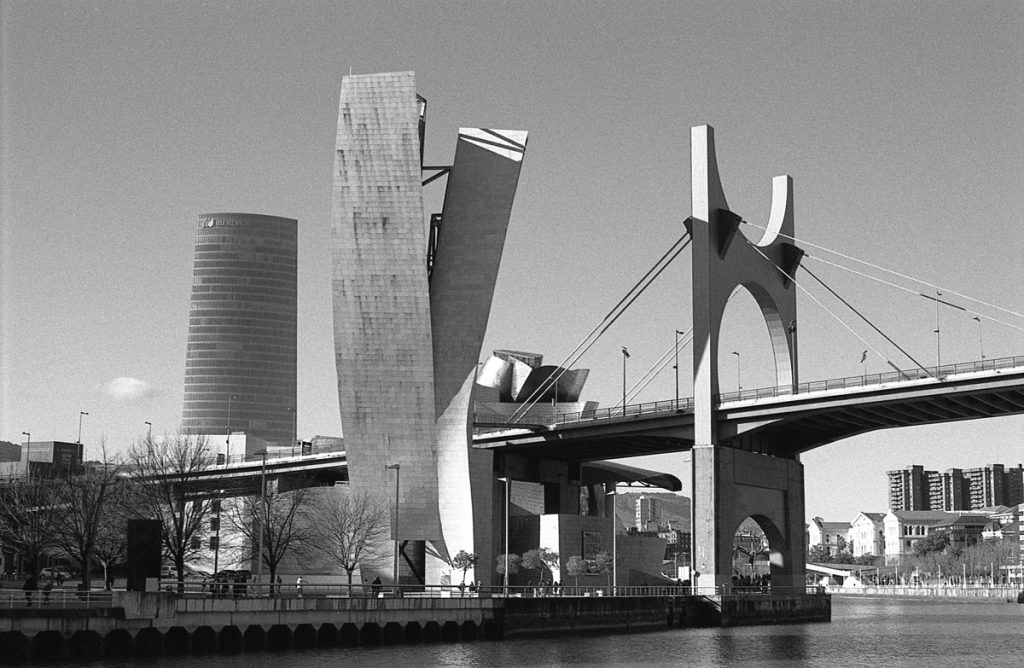 Kodak T-Max 400 vs Rollei Superpan 200 by Tomás Hernández Ruipérez on Shoot It With Film 