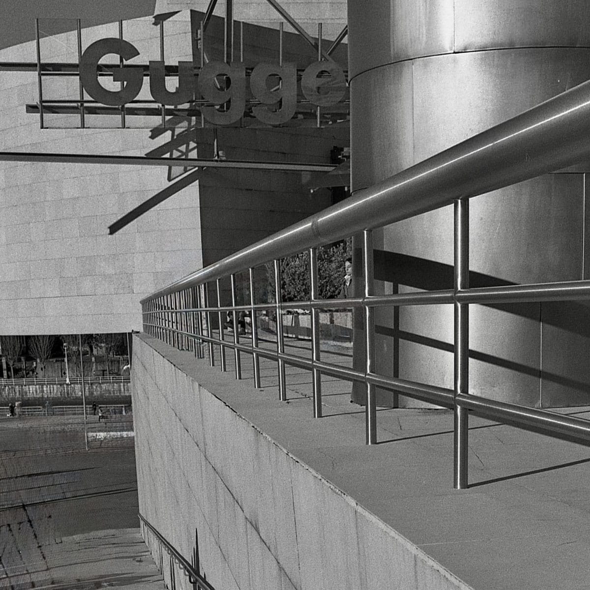 Kodak T-Max 400 vs Rollei Superpan 200 by Tomás Hernández Ruipérez on Shoot It With Film