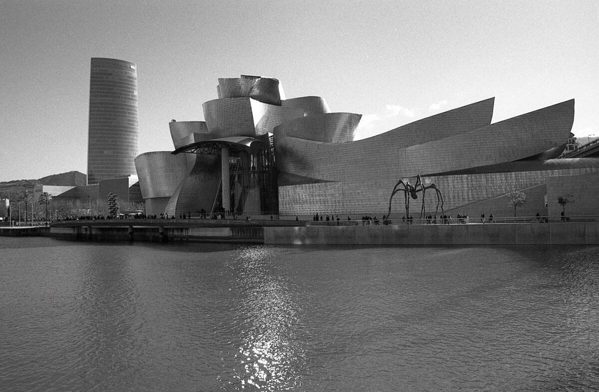 Kodak T-Max 400 vs Rollei Superpan 200 by Tomás Hernández Ruipérez on Shoot It With Film