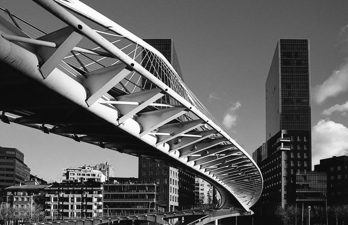 Kodak T-Max 400 vs Rollei Superpan 200 by Tomás Hernández Ruipérez on Shoot It With Film