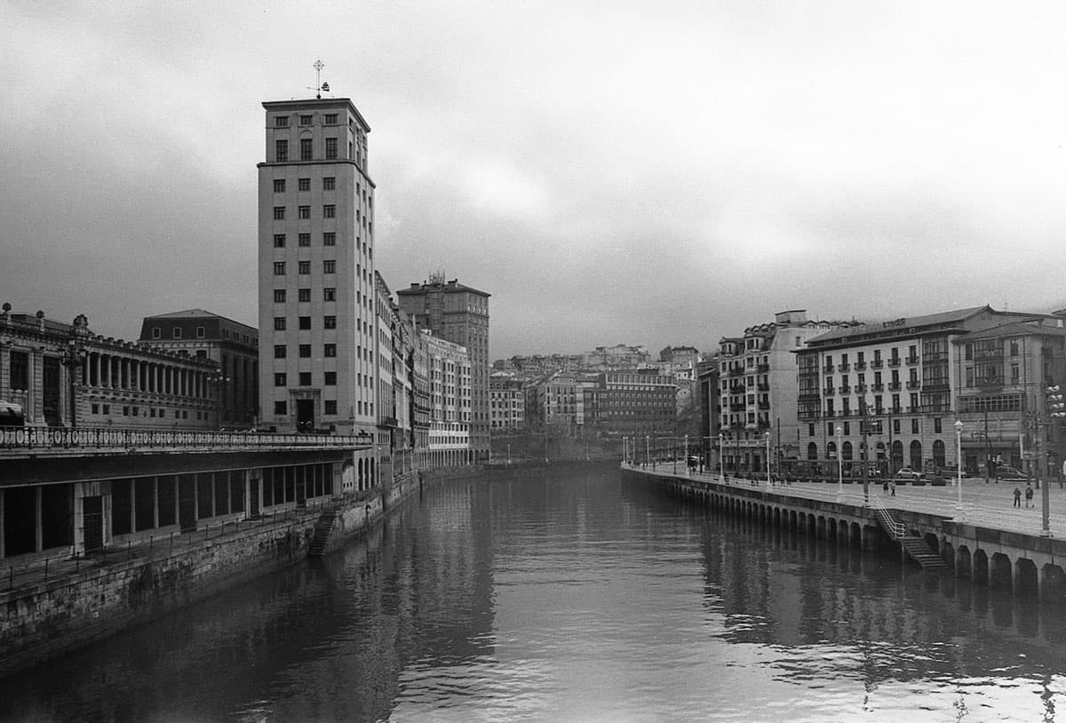 Kodak T-Max 400 vs Rollei Superpan 200 by Tomás Hernández Ruipérez on Shoot It With Film