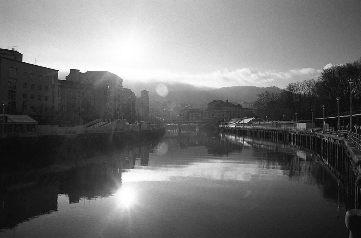 Kodak T-Max 400 vs Rollei Superpan 200 by Tomás Hernández Ruipérez on Shoot It With Film