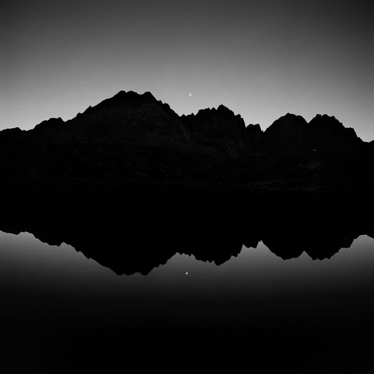 Discover Photo Series on Medium Format Film by Scott Mansfield on Shoot It With Film