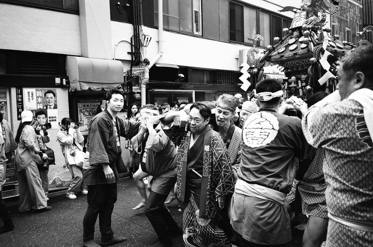 Rediscovering Street Photography by Raufan Yusup on Shoot It With Film