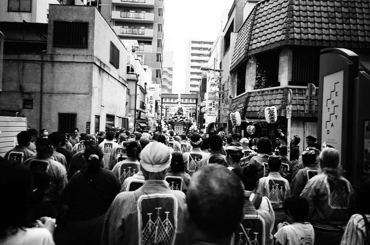 Rediscovering Street Photography by Raufan Yusup on Shoot It With Film