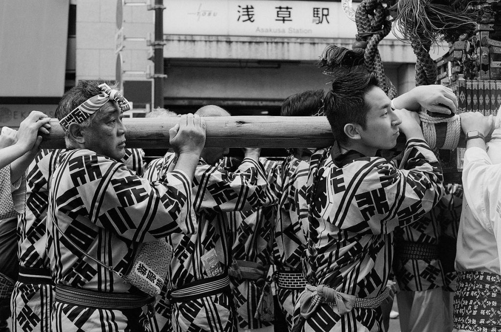Rediscovering Street Photography by Raufan Yusup on Shoot It With Film