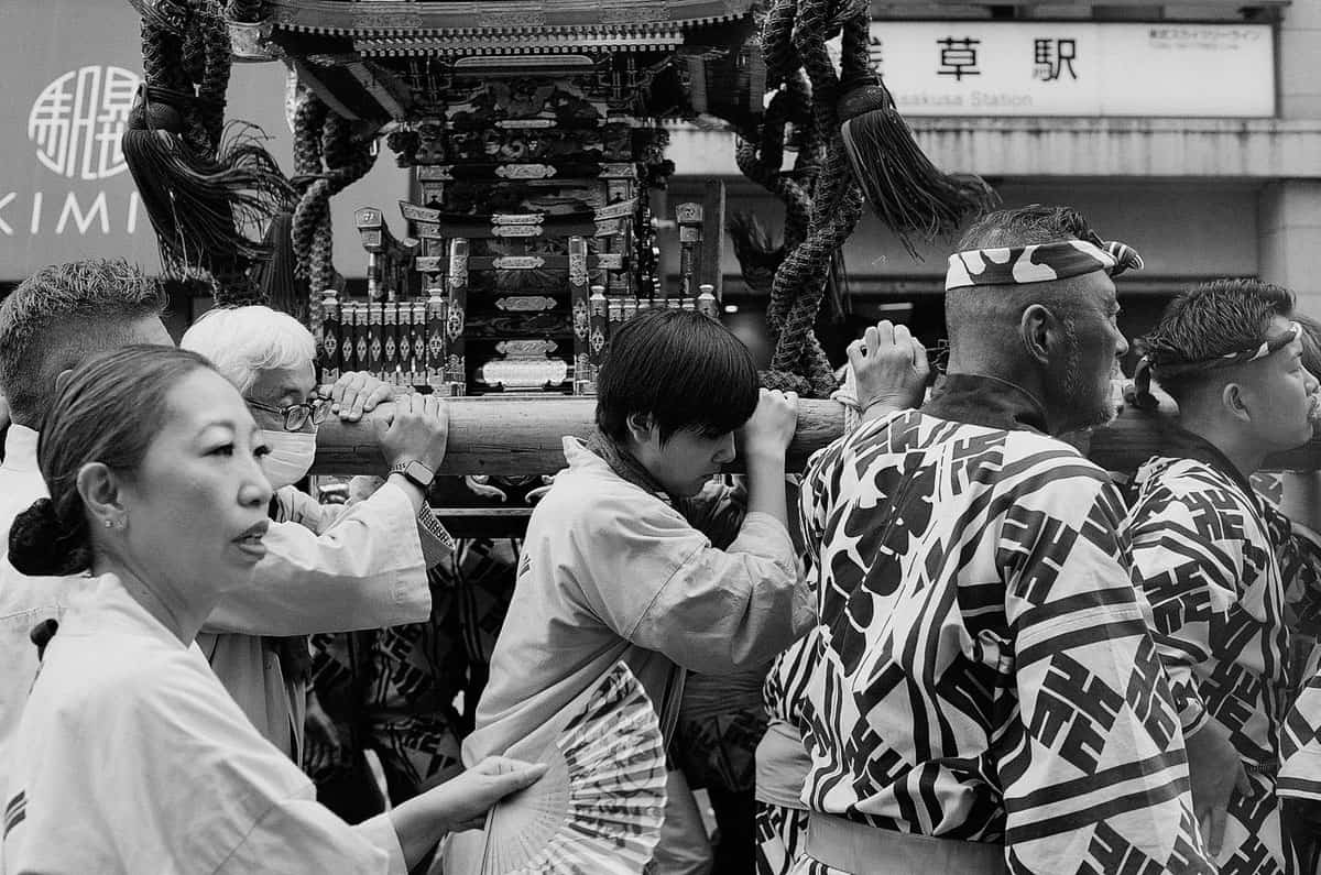 Rediscovering Street Photography by Raufan Yusup on Shoot It With Film
