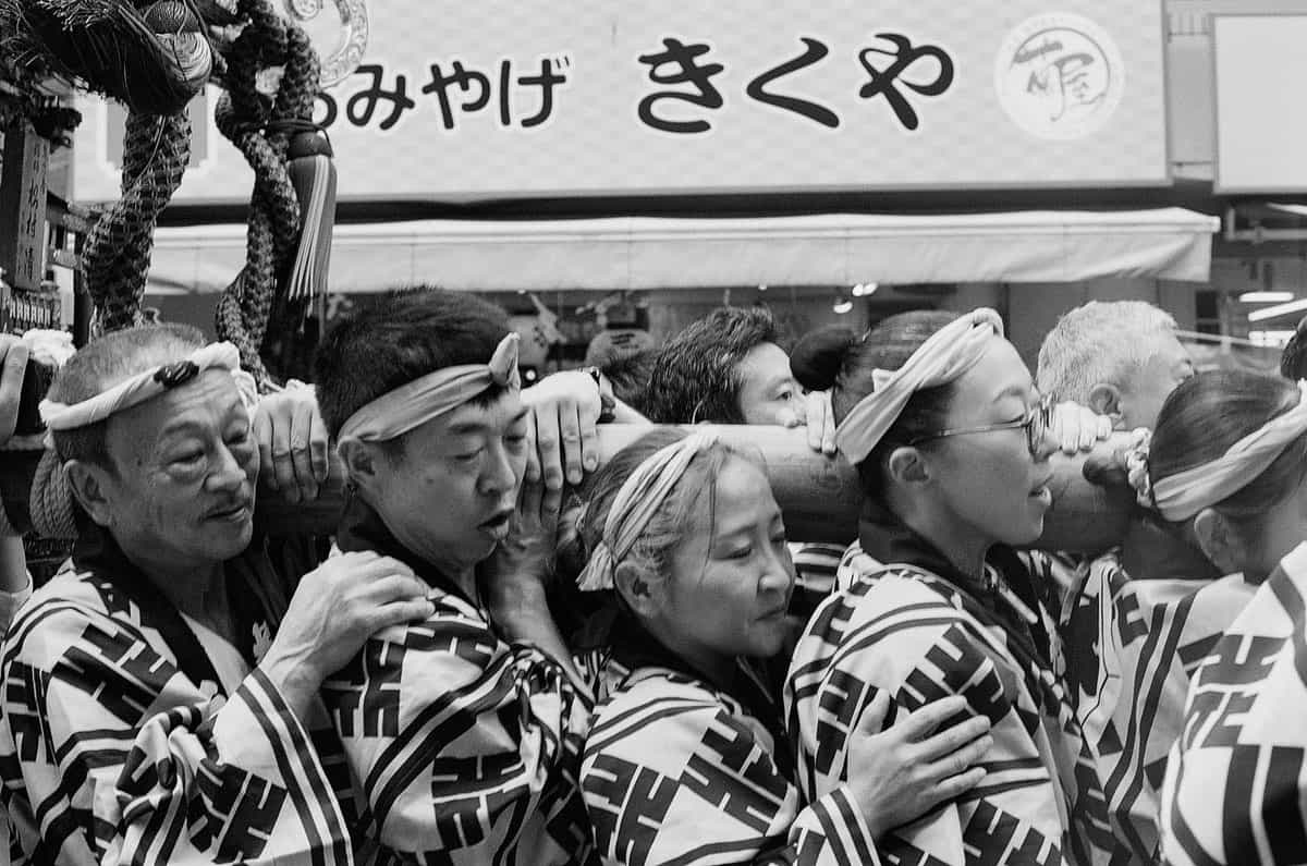 Rediscovering Street Photography by Raufan Yusup on Shoot It With Film
