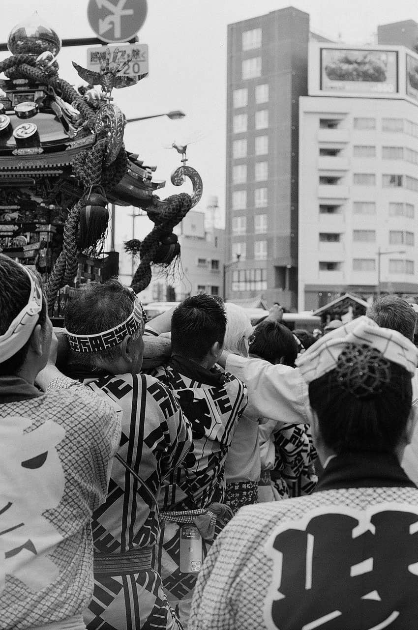 Rediscovering Street Photography by Raufan Yusup on Shoot It With Film